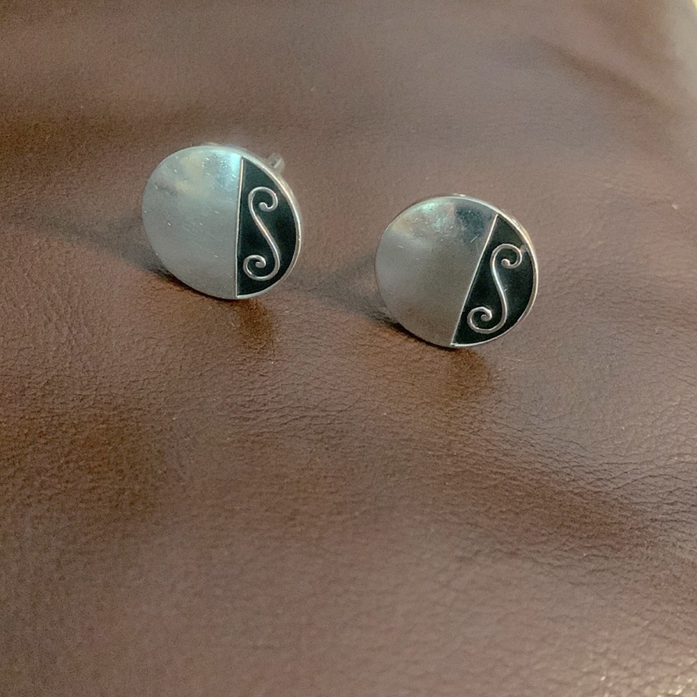 Cuff links
